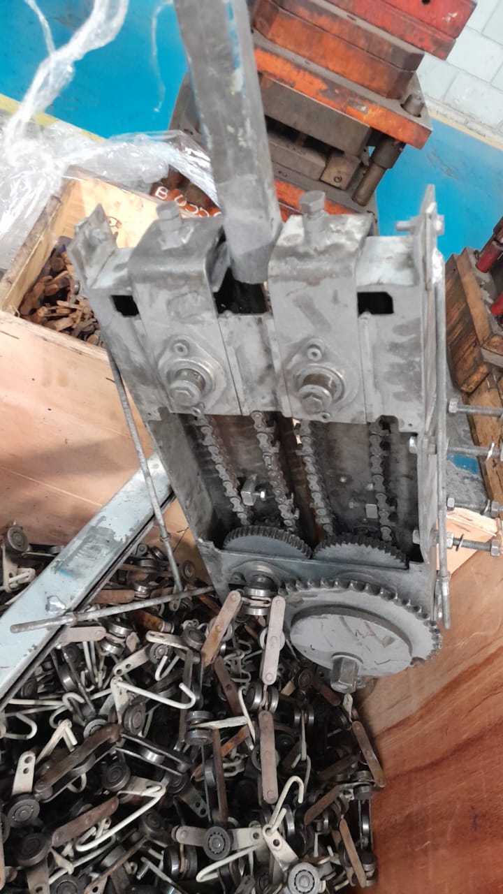 Transportador + corrente + motor redutor e lubrificação + trilhos no ESTADO